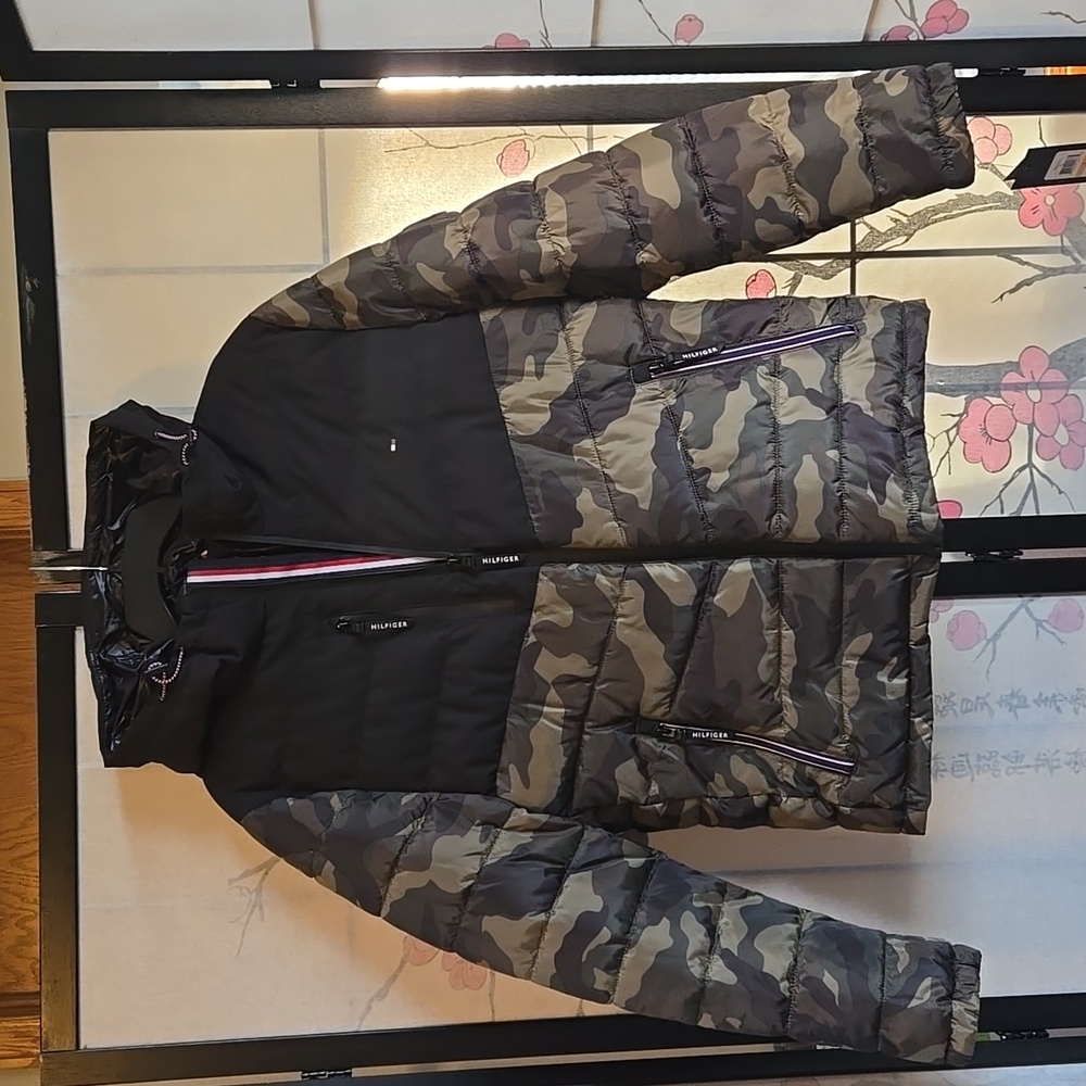 NWT Tommy Hilfiger Mens Camouflage Hooded Puffer Jacket Size S